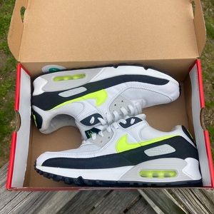 Gently used Nike Air Max 90 sz 11.5